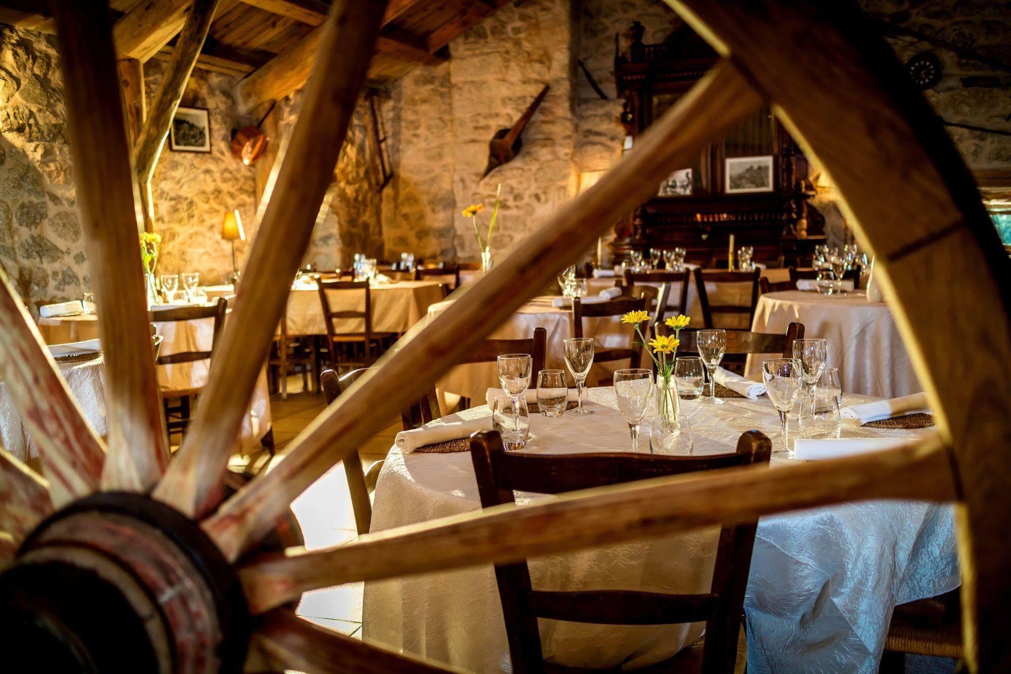 Hotel Restaurant De La Poste Et La Grange Detente, Espace Bien-Etre Châteauneuf-de-Randon Exterior foto